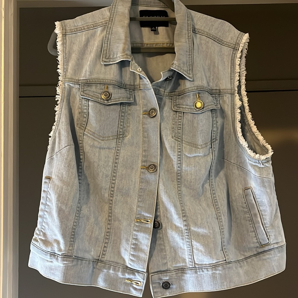 Womens Eloquii Light Blue Wash Fringed sleeveless Denim Vest SZ 16